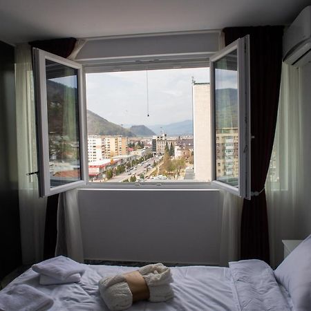Apart Hotel Center Piatra Neamt Bagian luar foto