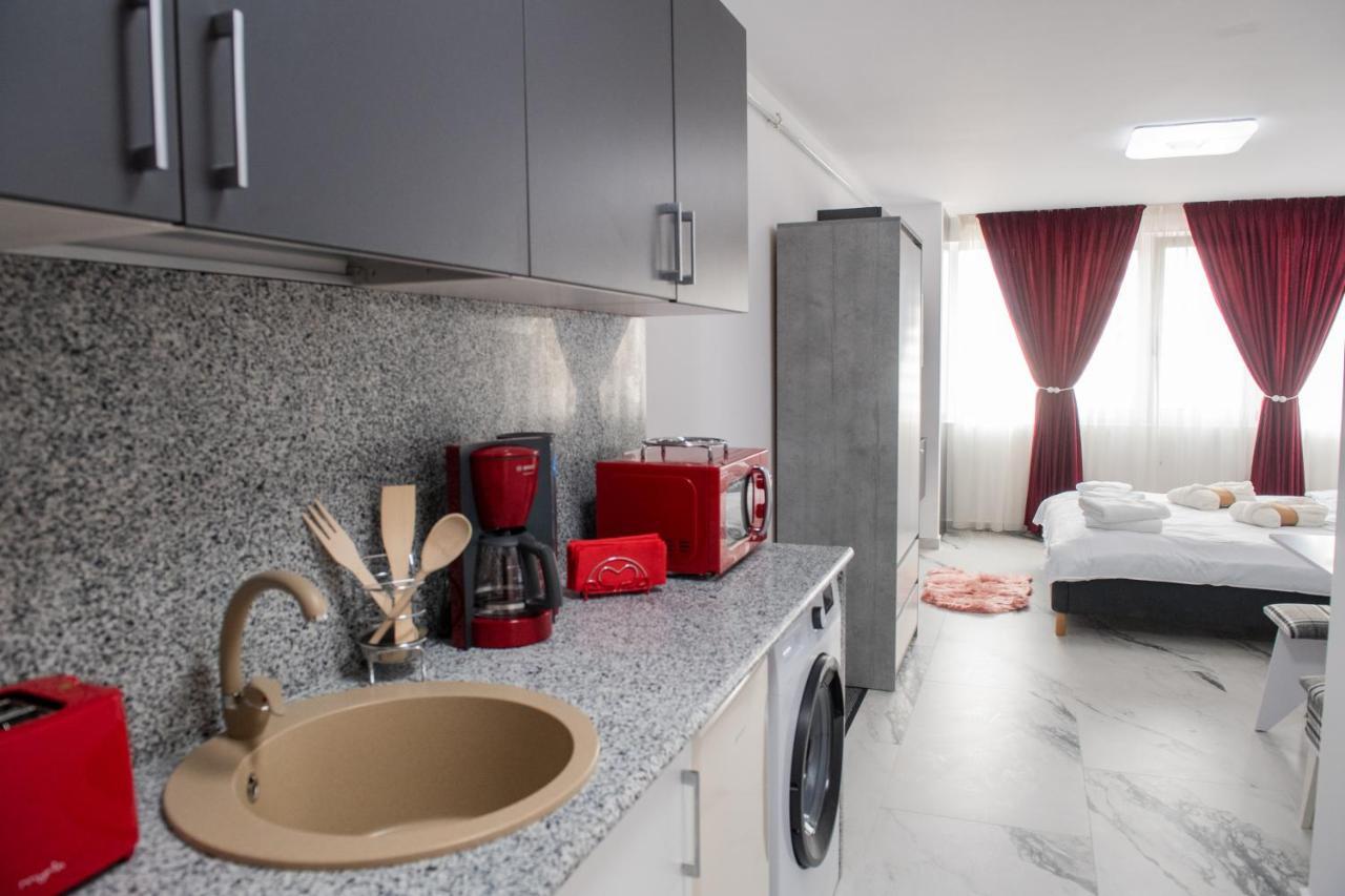 Apart Hotel Center Piatra Neamt Bagian luar foto