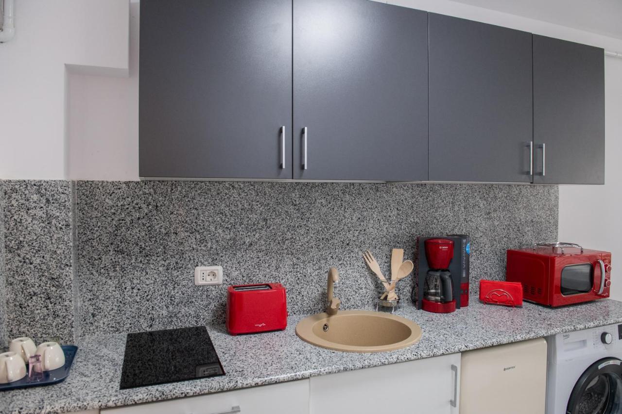 Apart Hotel Center Piatra Neamt Bagian luar foto