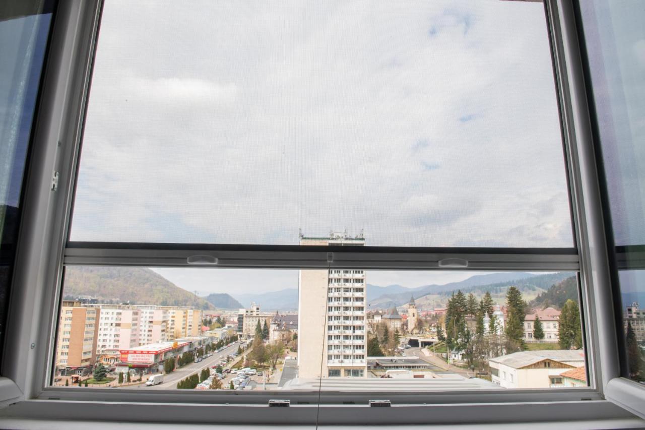 Apart Hotel Center Piatra Neamt Bagian luar foto