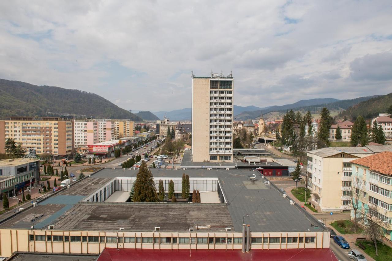 Apart Hotel Center Piatra Neamt Bagian luar foto
